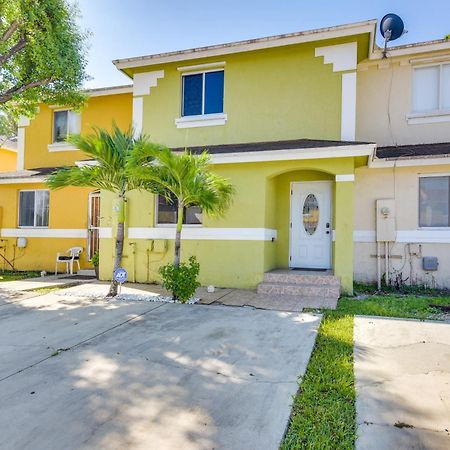 Opa-Locka Townhome, 15 Mi To Miami Beach! Екстер'єр фото