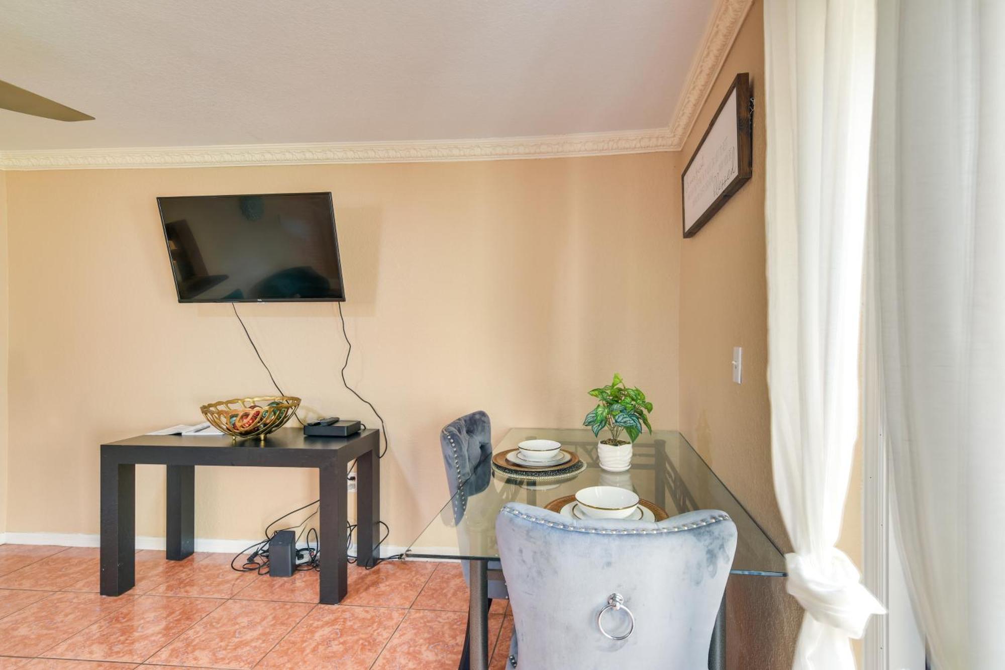 Opa-Locka Townhome, 15 Mi To Miami Beach! Екстер'єр фото