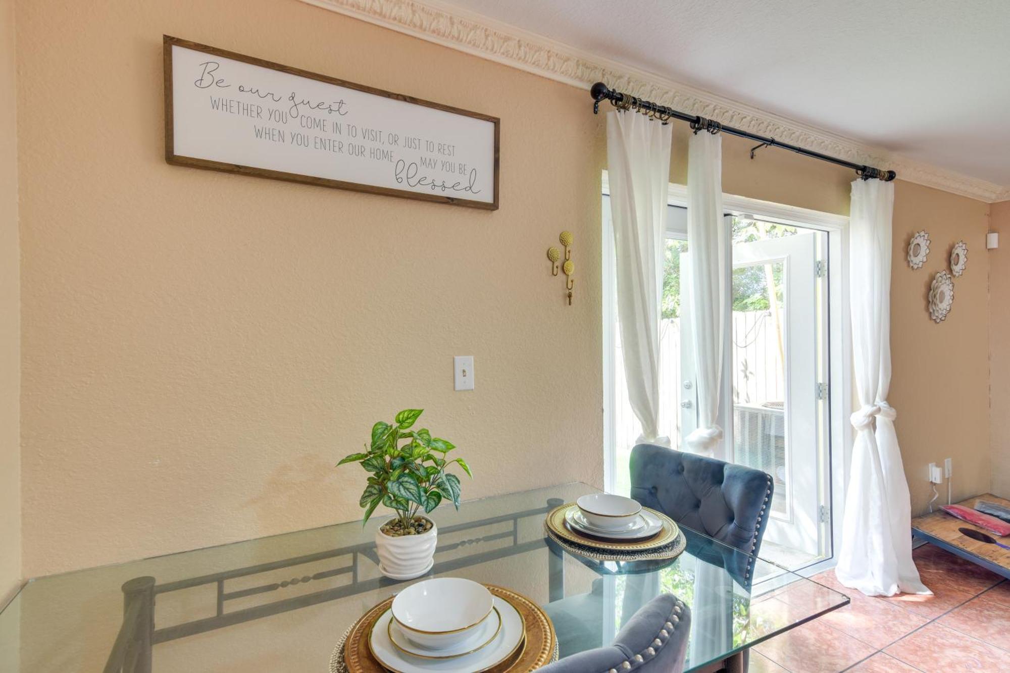 Opa-Locka Townhome, 15 Mi To Miami Beach! Екстер'єр фото