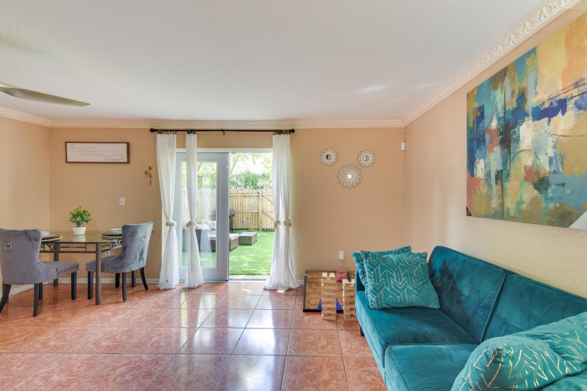 Opa-Locka Townhome, 15 Mi To Miami Beach! Екстер'єр фото