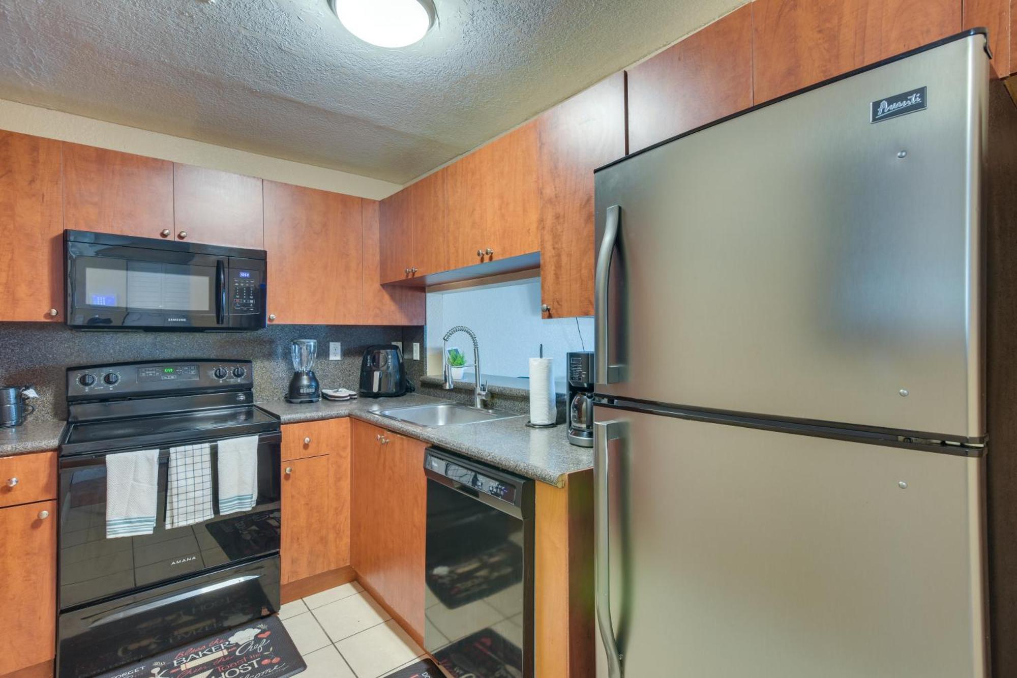 Opa-Locka Townhome, 15 Mi To Miami Beach! Екстер'єр фото
